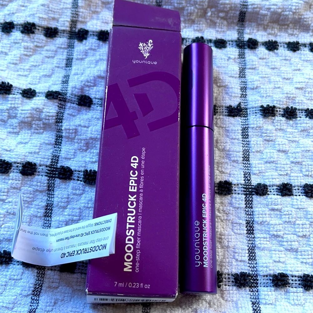 Mascara NIB - 4D black